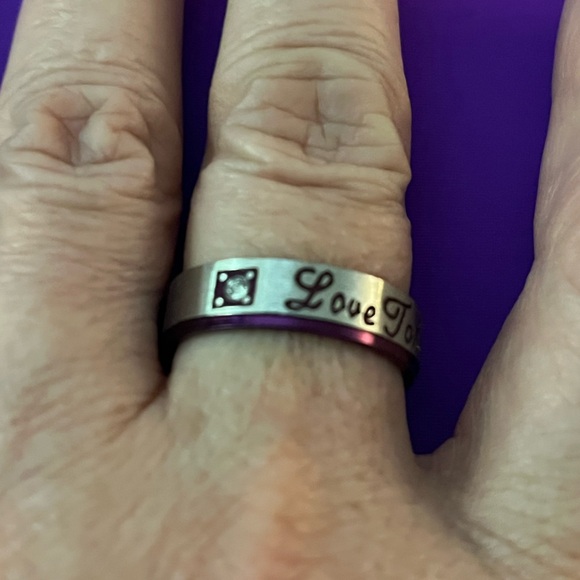 🆕Men’s size 11 ‘Love Token ring. Silver and purple. One tiny clear gem. NIB. - Picture 3 of 7